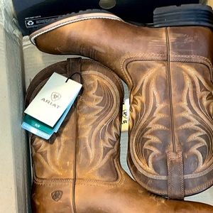 Ariat Hybrid Ranch Distressed Cowboy Boots Square Toe